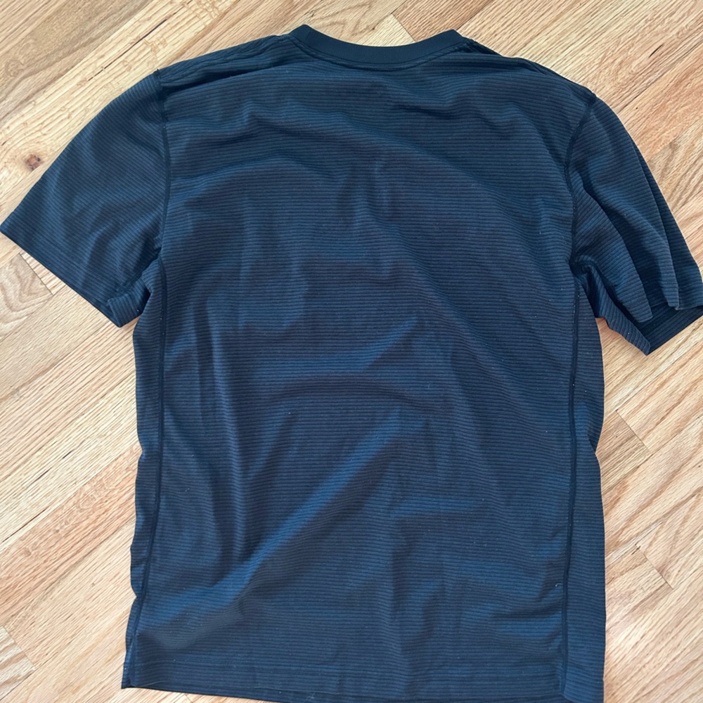 Nike Black Short Sleeve Tee Athletic Performance - Picture 3 of 3